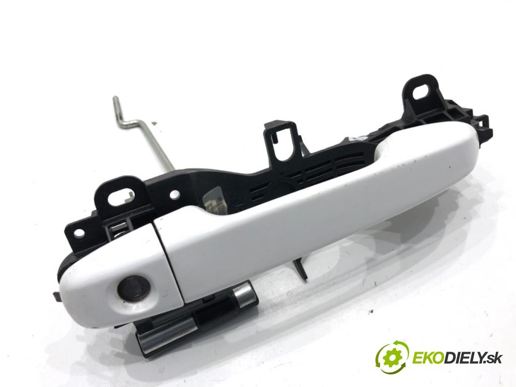 TOYOTA YARIS III liftback 2019 82 kW 1.5 (NSP131_) 1496 klika vnejší levý přední část 