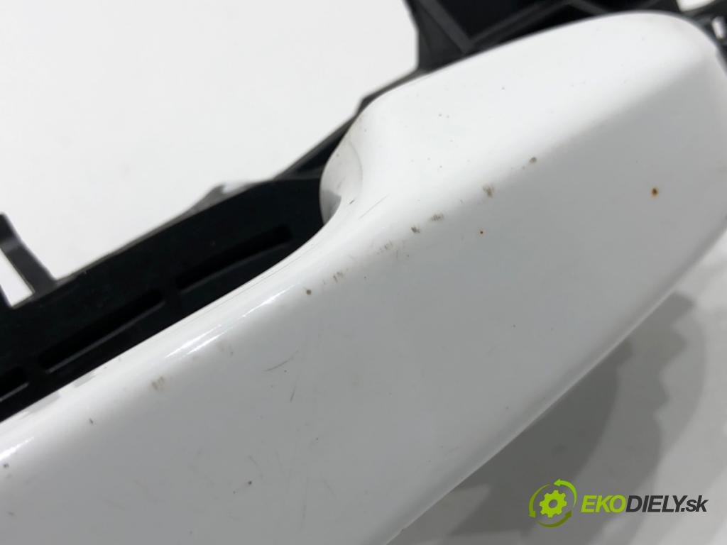 TOYOTA YARIS III liftback 2019 82 kW 1.5 (NSP131_) 1496 klika vnejší levý přední část