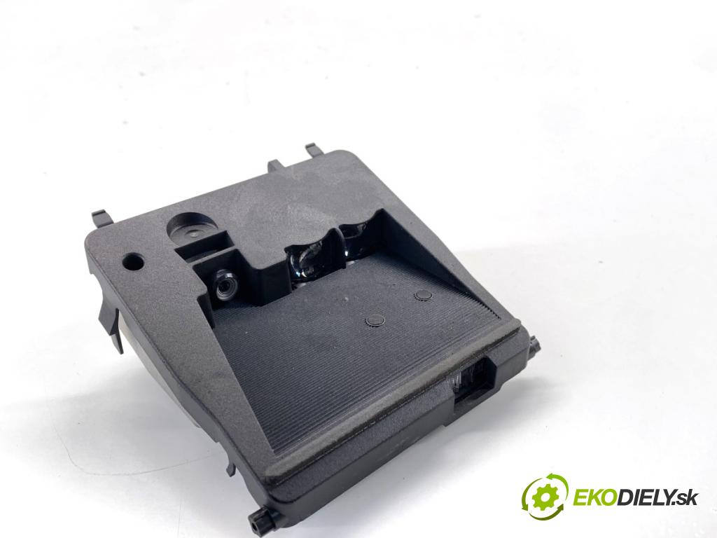 TOYOTA YARIS III liftback 2019 82 kW 1.5 (NSP131_) 1496 KAMERA ASISTENT: PASA 88181-0D020