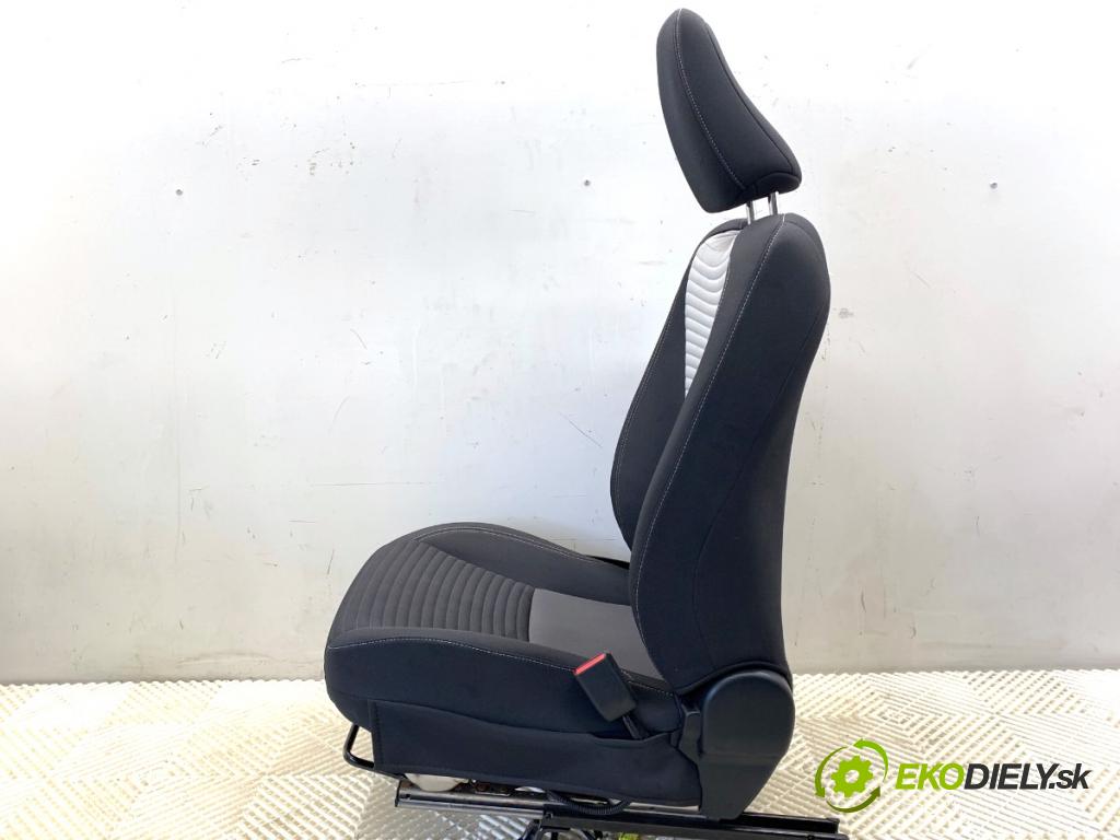TOYOTA YARIS III liftback 2019 82 kW 1.5 (NSP131_) 1496 Sedadlo pravy predný