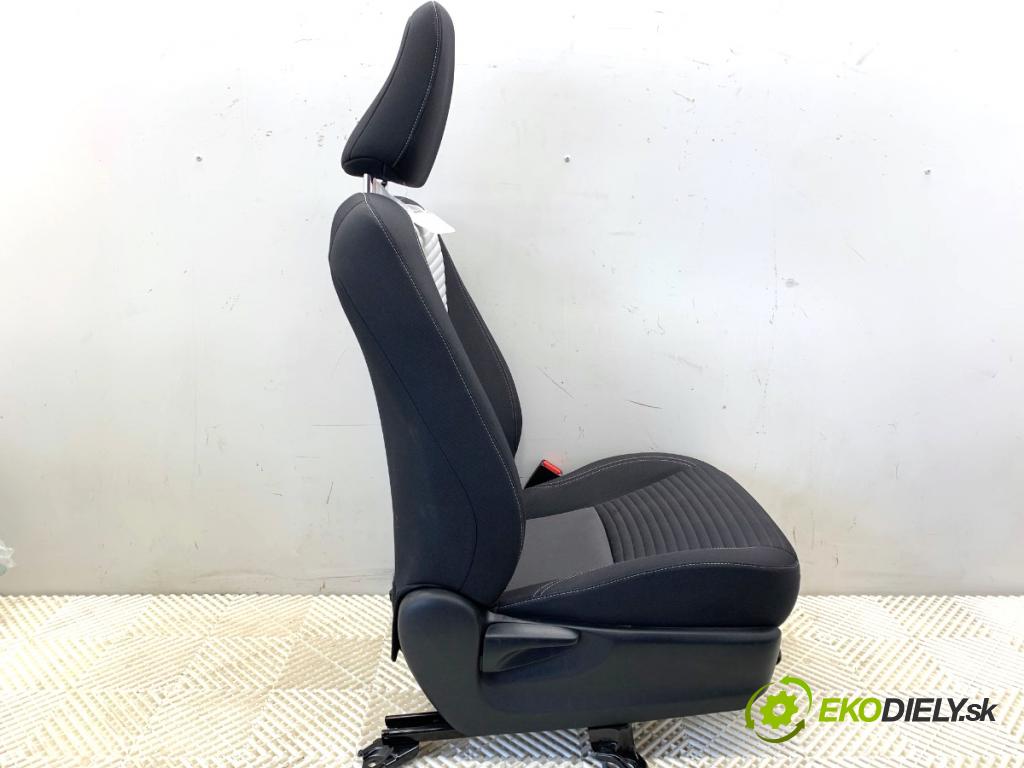 TOYOTA YARIS III liftback 2019 82 kW 1.5 (NSP131_) 1496 Sedadlo pravy predný