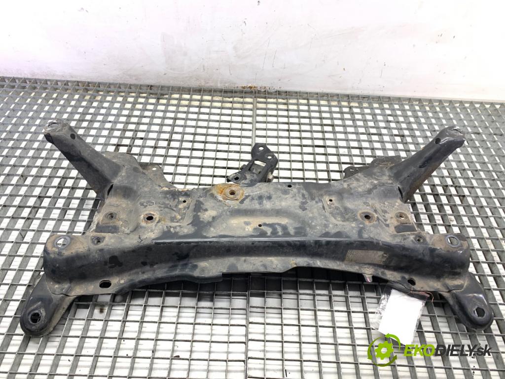 TOYOTA YARIS III liftback 2019 82 kW 1.5 (NSP131_) 1496 výztuha pod motor  (Přední výztuha)