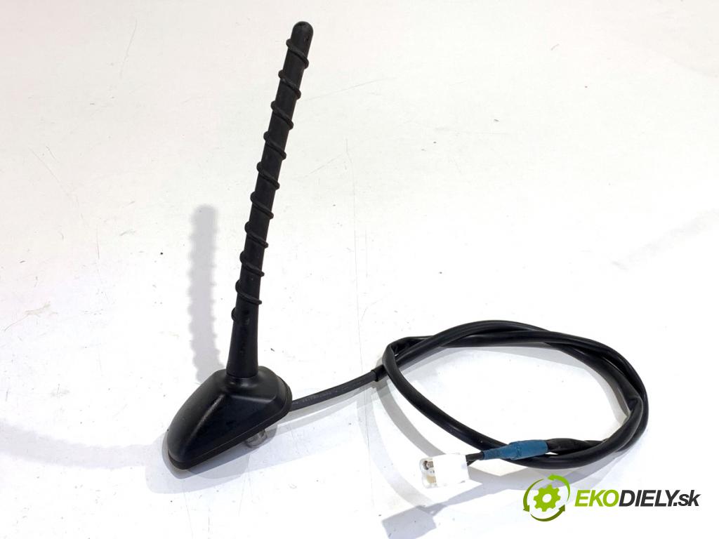 TOYOTA YARIS III liftback 2019 82 kW 1.5 (NSP131_) 1496 ANTENA 