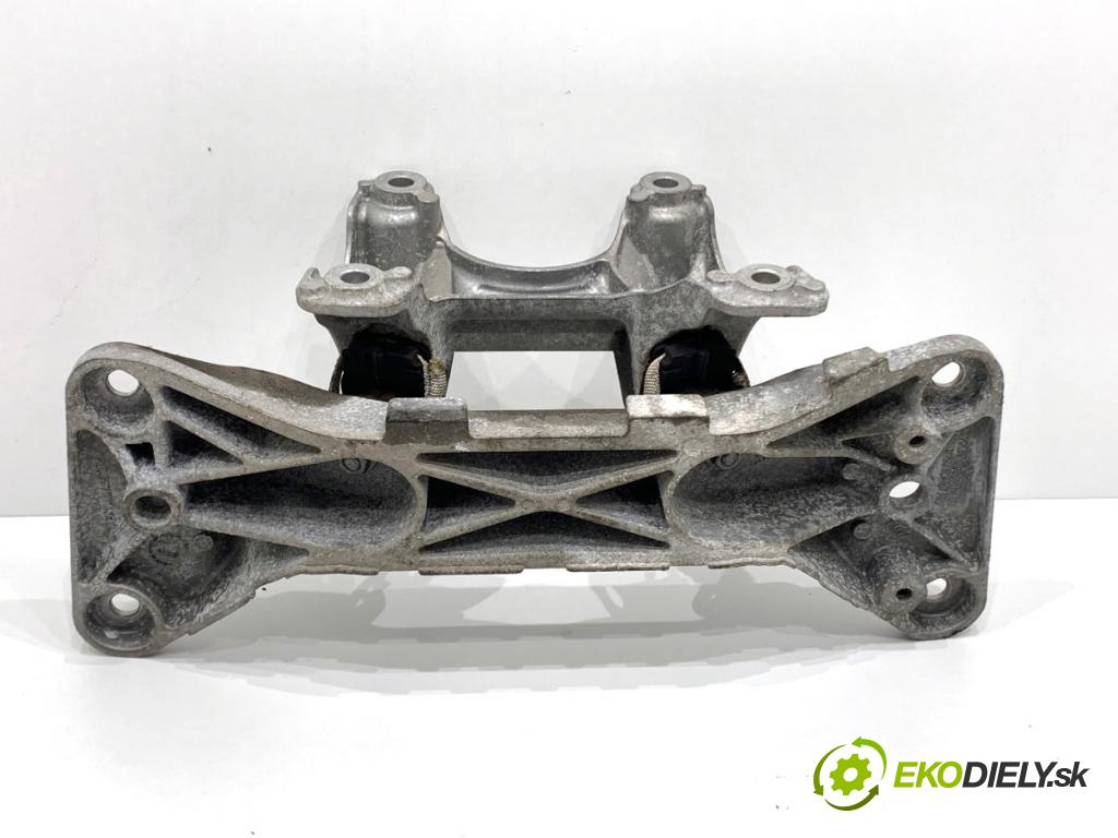 BMW F31 Kombi 2019 110 kW 318 d 1995 Držiak prevodovky 6859417