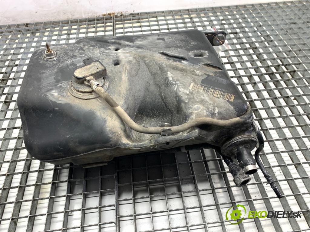 BMW F31 Kombi 2019 110 kW 318 d 1995 Nádržka SCR: 7399413