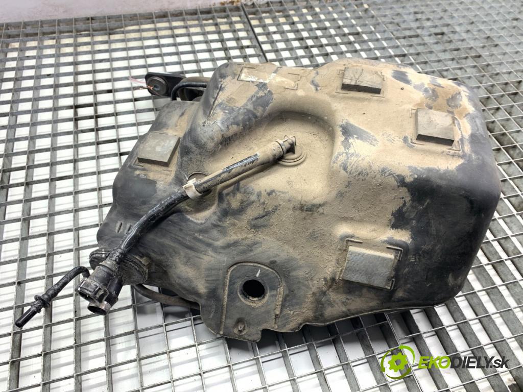 BMW F31 Kombi 2019 110 kW 318 d 1995 Nádržka SCR: 7399413