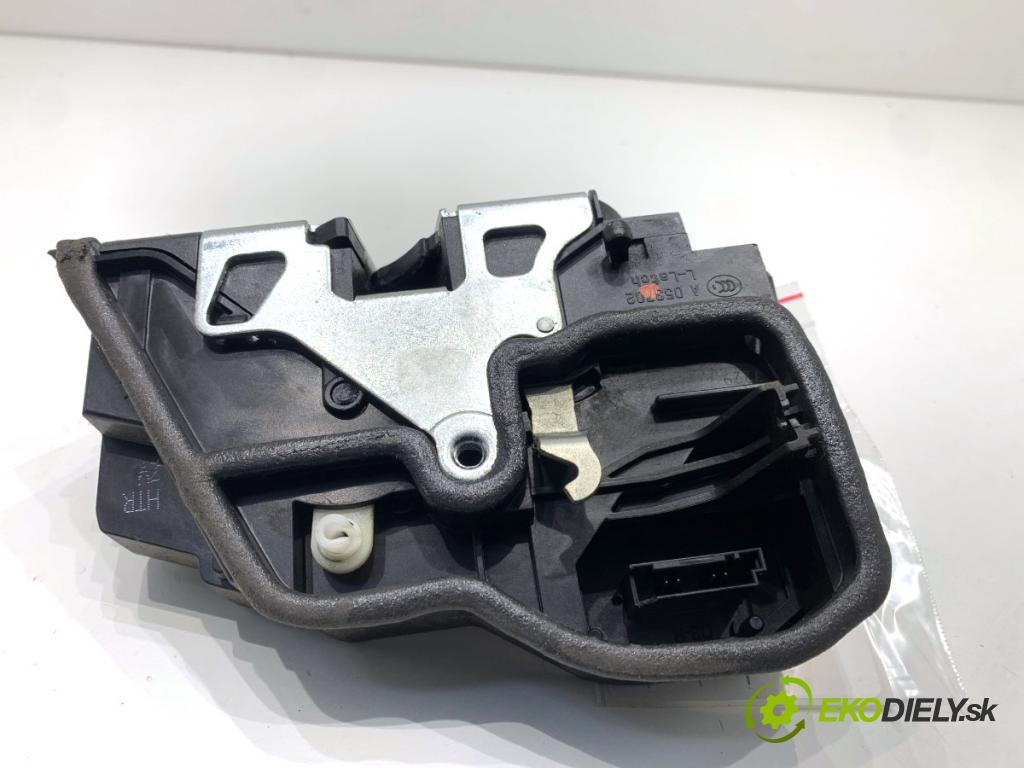 BMW F31 Kombi 2019 110 kW 318 d 1995 zámok dveře pravý zadní část 7229460