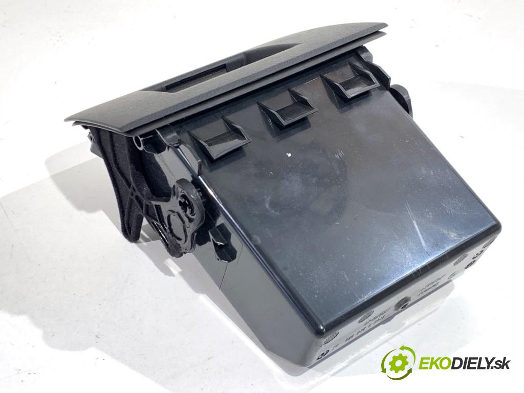 BMW F31 Kombi 2019 110 kW 318 d 1995 Priehradka, kastlík volantu 9218529