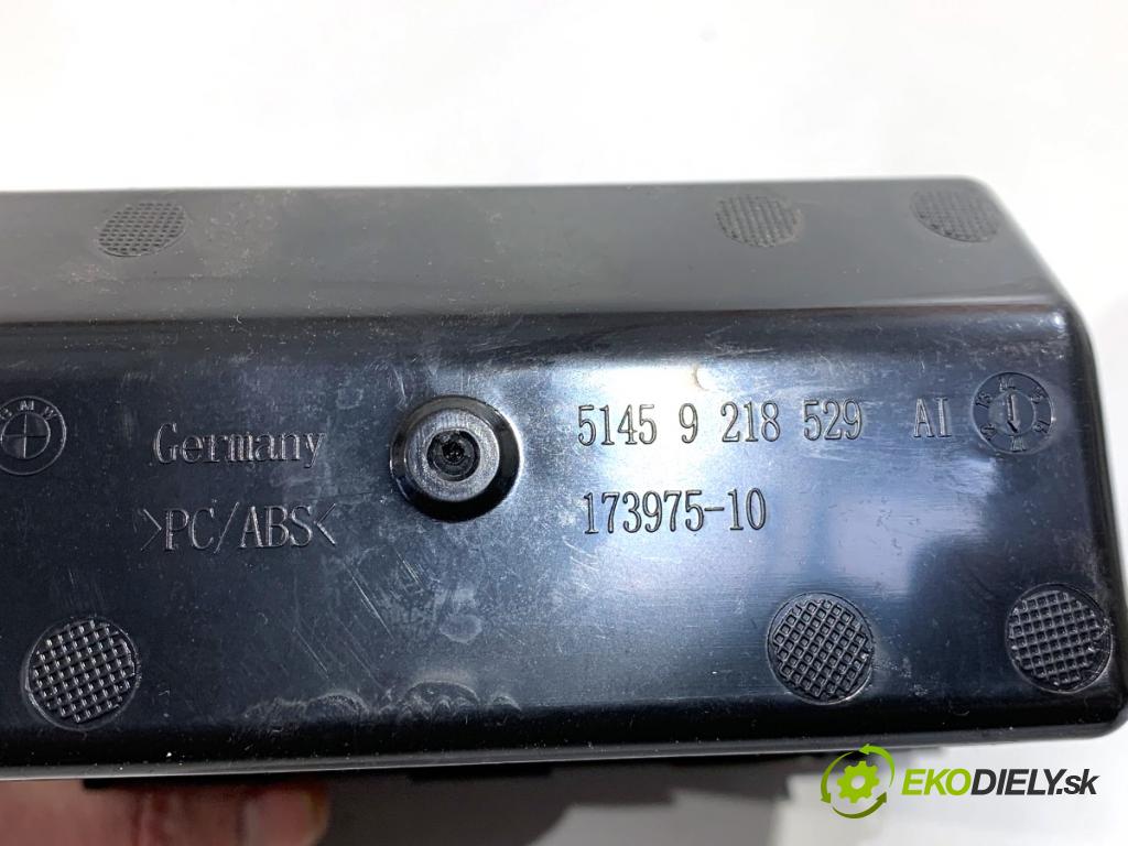 BMW F31 Kombi 2019 110 kW 318 d 1995 Priehradka, kastlík volantu 9218529