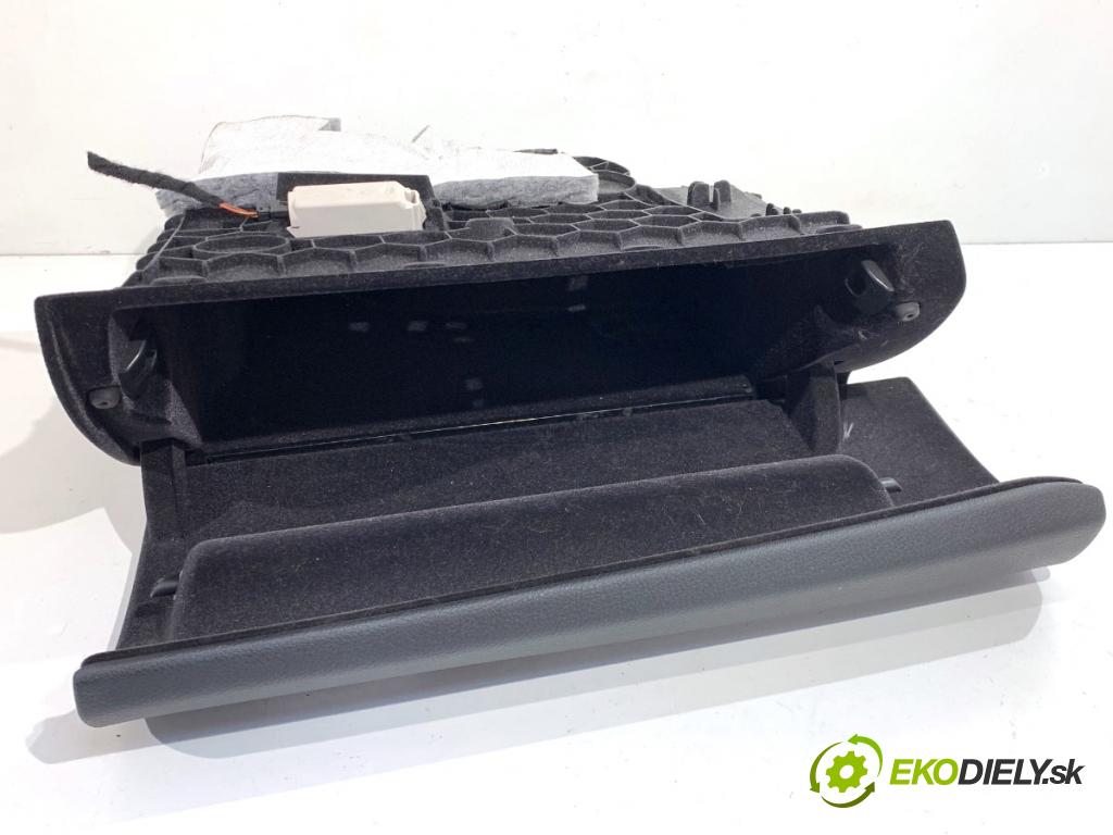 BMW F31 Kombi 2019 110 kW 318 d 1995 Priehradka, kastlík spolujazdca  (Priehradka (kastlík))