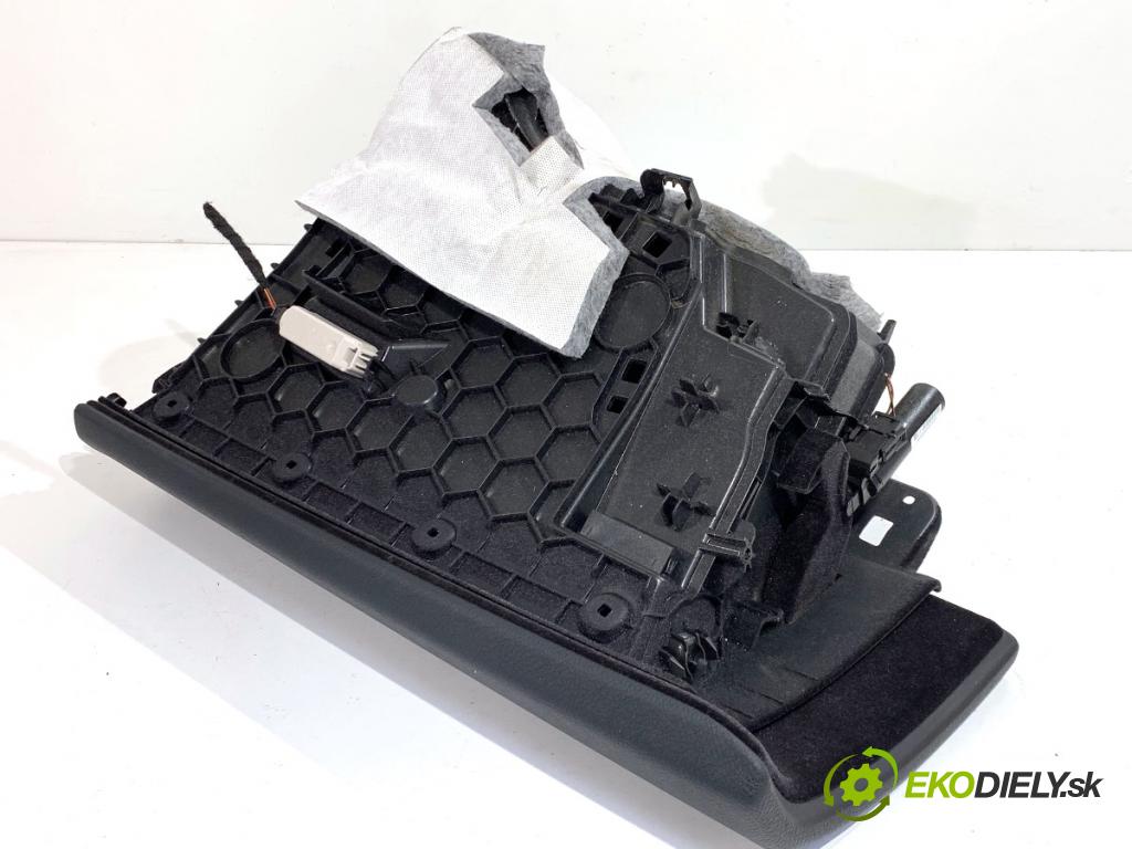 BMW F31 Kombi 2019 110 kW 318 d 1995 Priehradka, kastlík spolujazdca  (Priehradka (kastlík))