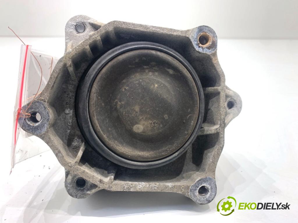 BMW F31 Kombi 2019 110 kW 318 d 1995 AirBag Motor pravy 6859412