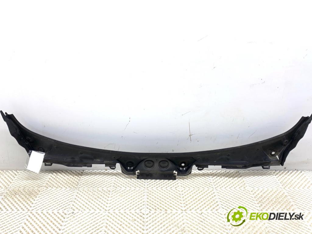 BMW F31 Kombi 2019 110 kW 318 d 1995 Torpédo, plast pod čelné okno 74850610 (Torpédo (plast pod čelným sklom))