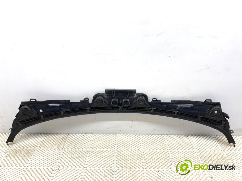 BMW F31 Kombi 2019 110 kW 318 d 1995 Torpédo, plast pod čelné okno 74850610 (Torpédo (plast pod čelným sklom))