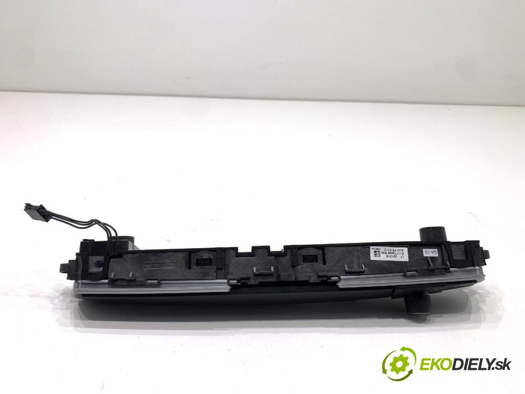 BMW F31 Kombi 2019 110 kW 318 d 1995 Panel ovládania radia 6832884 (Prepínacie páčky pod volantom)