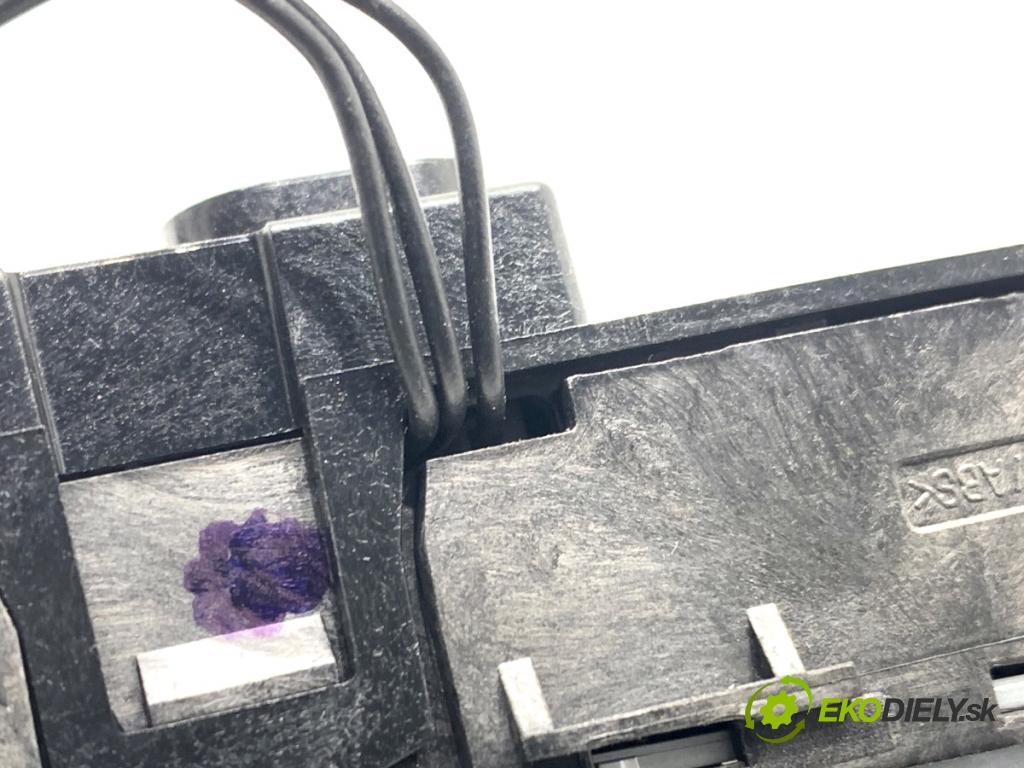 BMW F31 Kombi 2019 110 kW 318 d 1995 Panel ovládania radia 6832884 (Prepínacie páčky pod volantom)