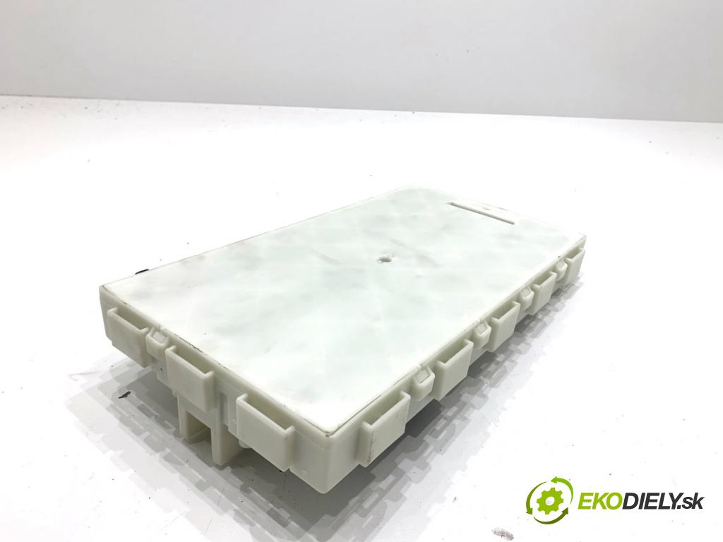 BMW F31 Kombi 2019 110 kW 318 d 1995 modul komfortu 8733503 (Komfortní modul)