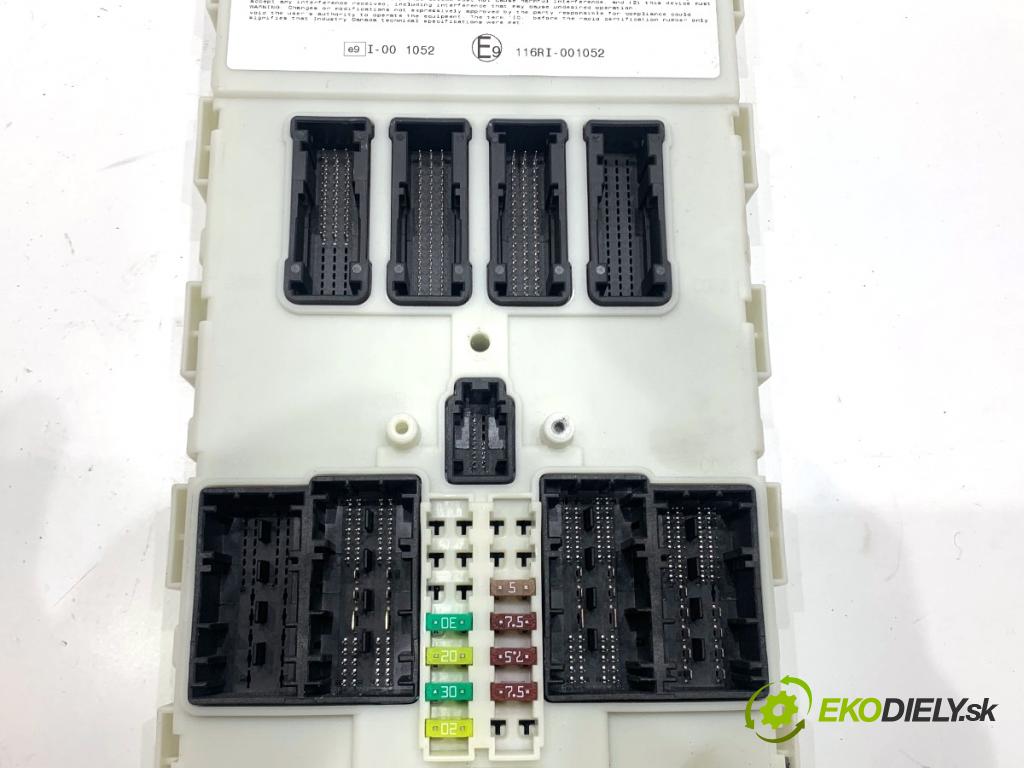 BMW F31 Kombi 2019 110 kW 318 d 1995 modul komfortu 8733503 (Komfortní modul)