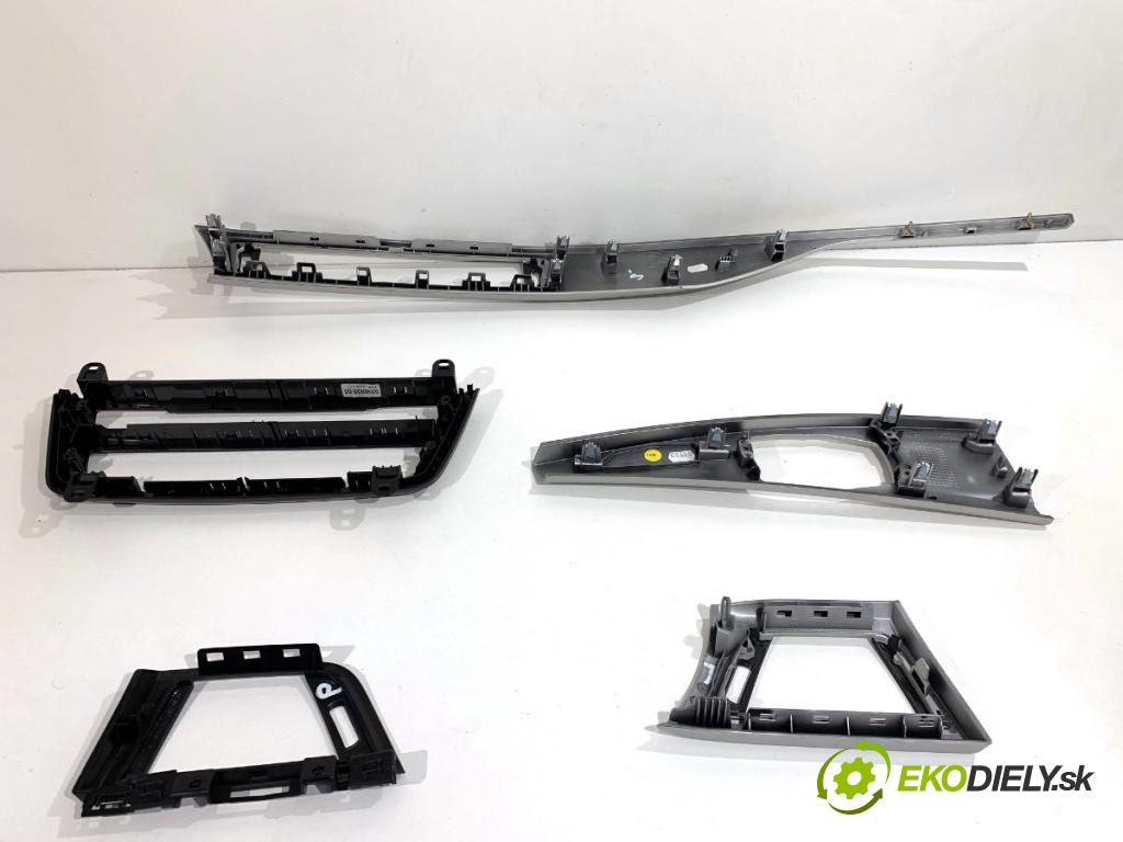 BMW F31 Kombi 2019 110 kW 318 d 1995 lišty kryt 9231206 9231204 (Lišta)