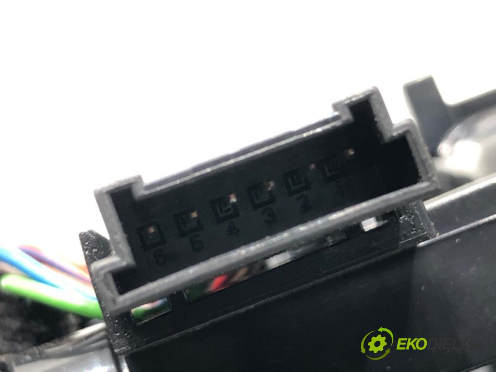 BMW F31 Kombi 2019 110 kW 318 d 1995 Mriežky kúrenia predný 9347436