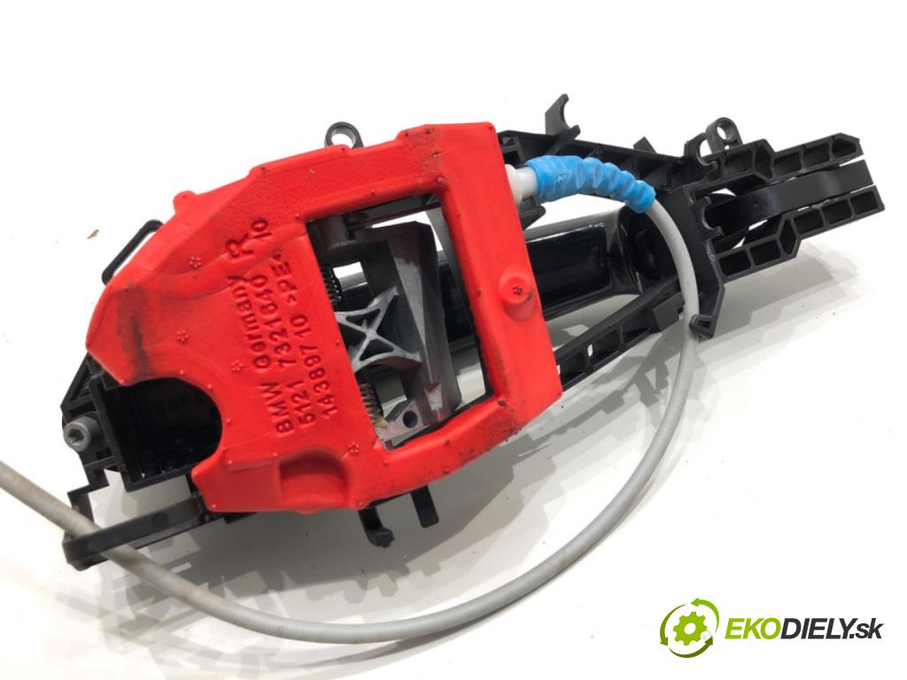 BMW F31 Kombi 2019 110 kW 318 d 1995 Kľučka vonkajšia pravy predný