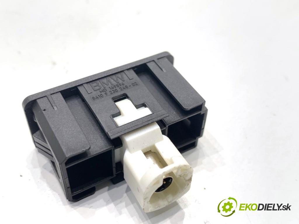 BMW F31 Kombi 2019 110 kW 318 d 1995 HNÍZDO: USB 9230248