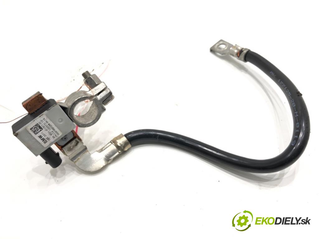 BMW F31 Kombi 2019 110 kW 318 d 1995 svorka MINUS: 9117877