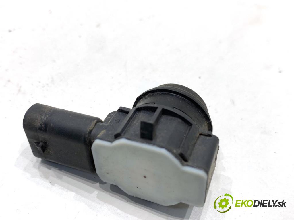 BMW F31 Kombi 2019 110 kW 318 d 1995 Snímač PDC 9261582