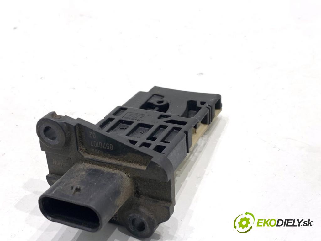 BMW F31 Kombi 2019 110 kW 318 d 1995 váha vzduchu 8570107 (Snímač hmotnosti vzduchu)