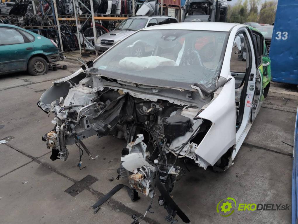 TOYOTA YARIS III liftback 2019 82 kW 1.5 (NSP131_) 1496 KAROSERIA ČTVRŤÁK blatník práh střecha PODŁUŻNICA