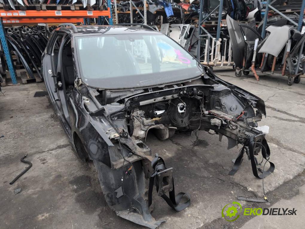 SKODA OCTAVIA III Kombi 2015 110 kW 2.0 TDI 1968 karoséria ČTVRŤÁK: Blatník prah strecha PODŁUŻNICA 