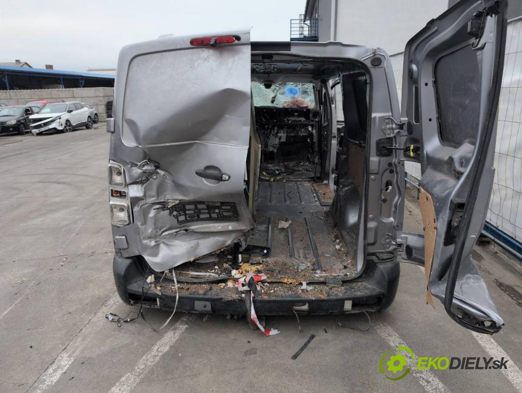 TOYOTA PROACE Autobus 2024 130 kW 2.0 D4d (MDZ6) 1997 karoséria ČTVRŤÁK: Blatník prah strecha PODŁUŻNICA