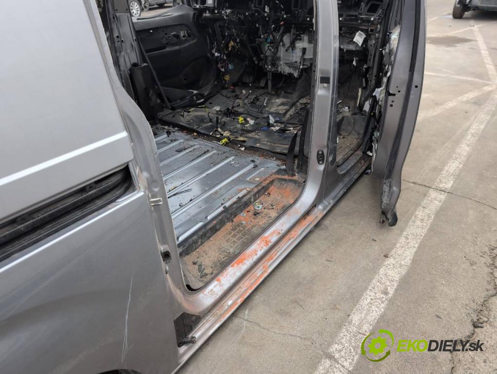 TOYOTA PROACE Autobus 2024 130 kW 2.0 D4d (MDZ6) 1997 karoséria ČTVRŤÁK: Blatník prah strecha PODŁUŻNICA