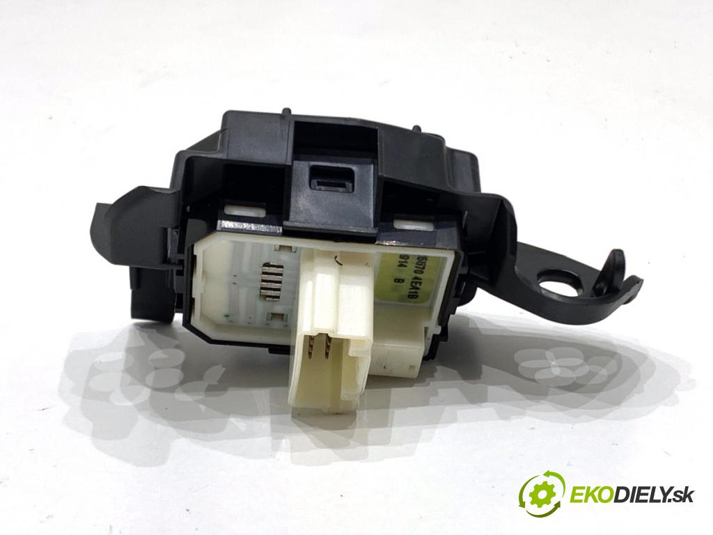 NISSAN QASHQAI J11 SUV 2014 96 kW 1.6 dCi 1598 Prepínač nastavenia spätných zrkadiel 255704EA1B (Prepínacie páčky pod volantom)