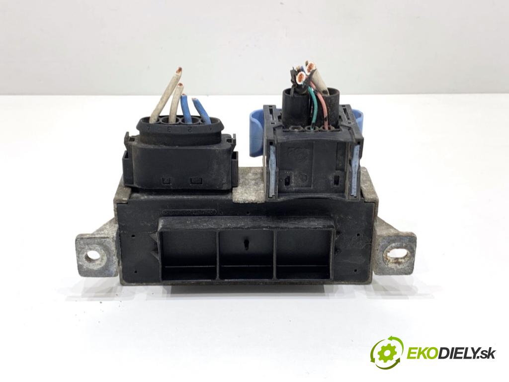 NISSAN QASHQAI J11 SUV 2014 96 kW 1.6 dCi 1598 relé sviečok žhavenia 8200558438-A (Relé)