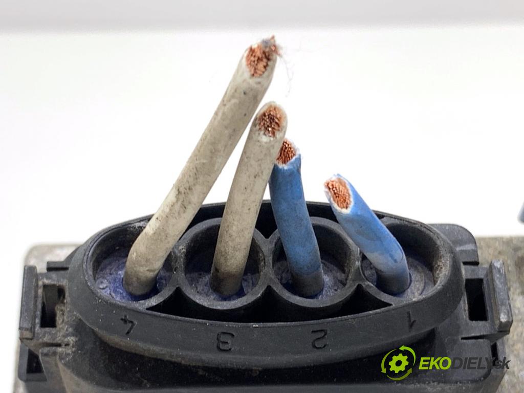 NISSAN QASHQAI J11 SUV 2014 96 kW 1.6 dCi 1598 relé sviečok žhavenia 8200558438-A (Relé)