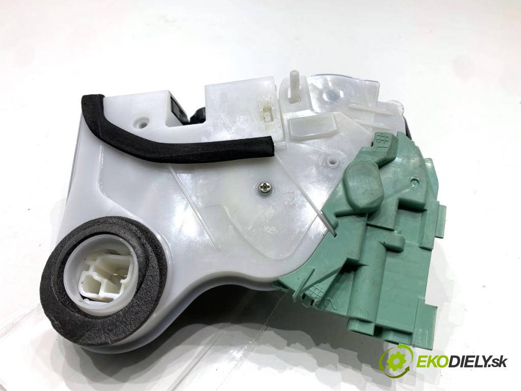 SUZUKI SWIFT VI liftback 2024 61 kW 1.2 VVT Hybrid (ZCEDS, AOL312) 1197 zámok Dvere pravy zad