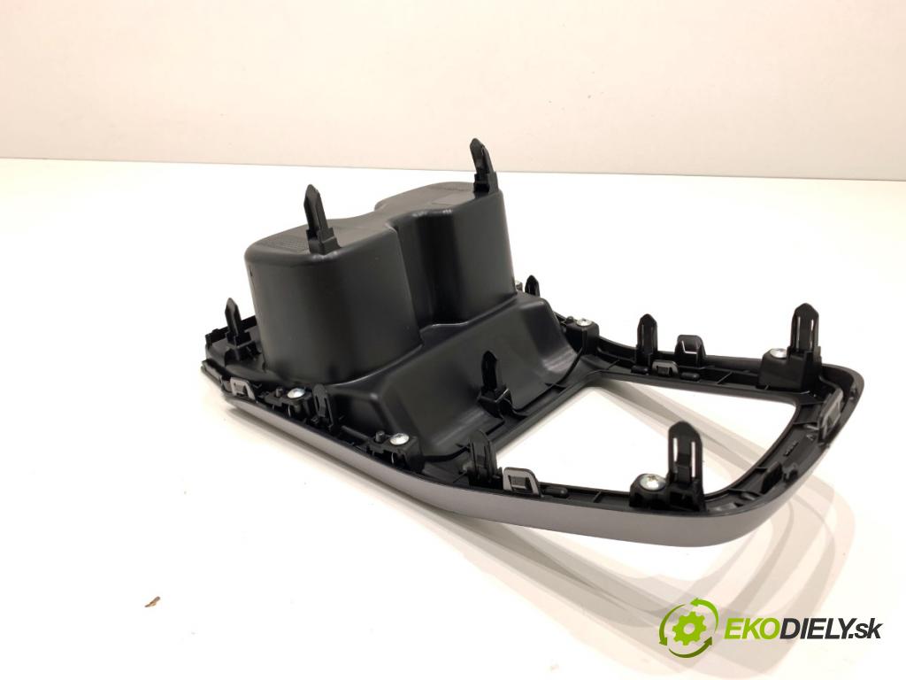 SUZUKI SWIFT VI liftback 2024 61 kW 1.2 VVT Hybrid (ZCEDS, AOL312) 1197 Držiak na nápoje 75861-69T0 (Držiak (úchyt) na nápoje)