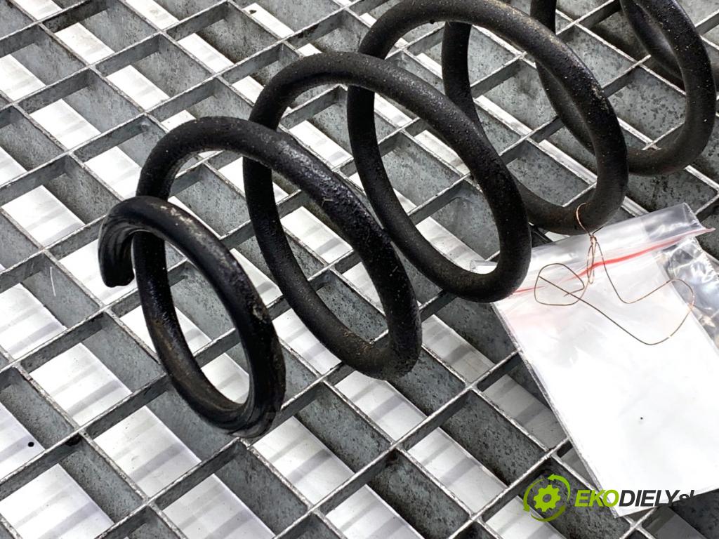 SUZUKI SWIFT VI liftback 2024 61 kW 1.2 VVT Hybrid (ZCEDS, AOL312) 1197 Pružina zad  (Kľučka dverí ostatné)