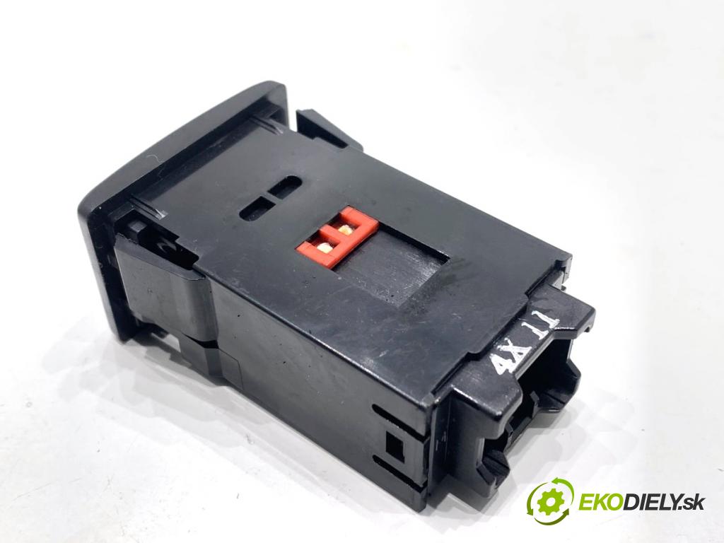 SUZUKI SWIFT VI liftback 2024 61 kW 1.2 VVT Hybrid (ZCEDS, AOL312) 1197 Prepínač ohrievania, vyhrievania sedačky SP241-202 (Prepínacie páčky pod volantom)