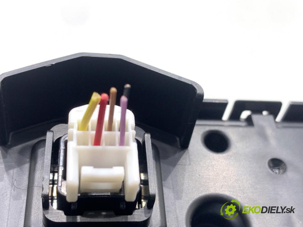 SUZUKI SWIFT VI liftback 2024 61 kW 1.2 VVT Hybrid (ZCEDS, AOL312) 1197 Panel ovládania kúrenia 39510-69T00 (Prepínacie páčky pod volantom)