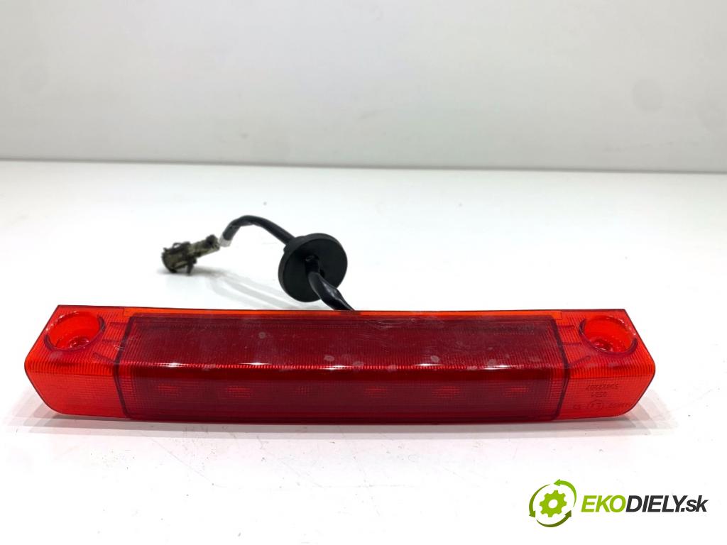 SUZUKI SWIFT VI liftback 2024 61 kW 1.2 VVT Hybrid (ZCEDS, AOL312) 1197 Svetlo brzdových svetiel 