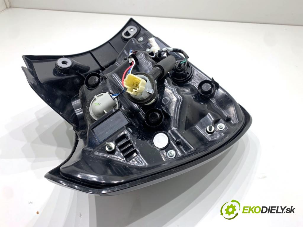 SUZUKI SWIFT VI liftback 2024 61 kW 1.2 VVT Hybrid (ZCEDS, AOL312) 1197 Svetlo pravy zad