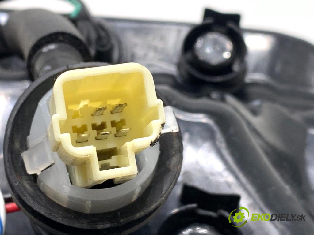 SUZUKI SWIFT VI liftback 2024 61 kW 1.2 VVT Hybrid (ZCEDS, AOL312) 1197 Svetlo pravy zad