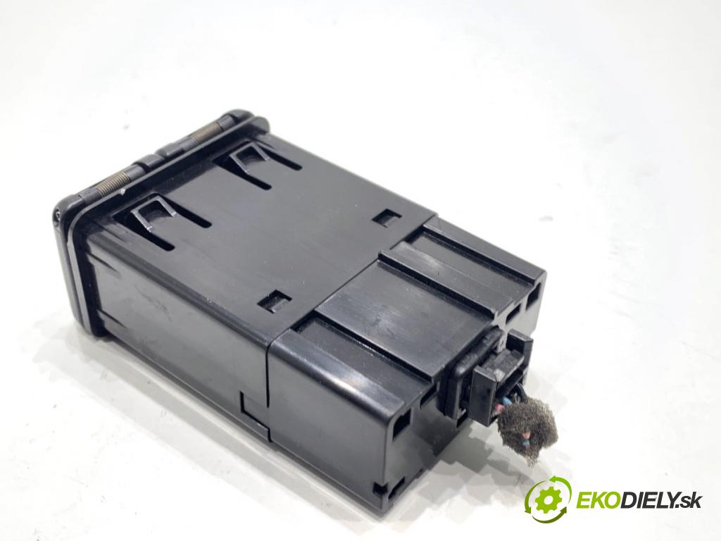 SUZUKI SWIFT VI liftback 2024 61 kW 1.2 VVT Hybrid (ZCEDS, AOL312) 1197 HNÍZDO: USB 39470-80P00