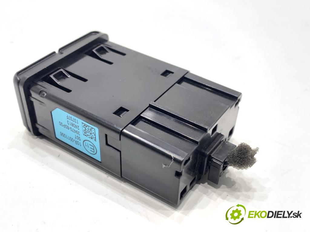 SUZUKI SWIFT VI liftback 2024 61 kW 1.2 VVT Hybrid (ZCEDS, AOL312) 1197 HNÍZDO: USB 39470-80P00