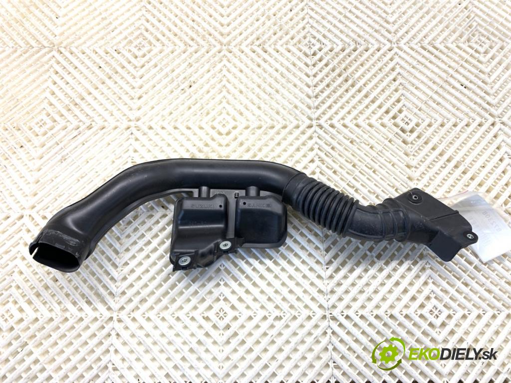 SUZUKI SWIFT VI liftback 2024 61 kW 1.2 VVT Hybrid (ZCEDS, AOL312) 1197 Volant vzduchu 69T-R01