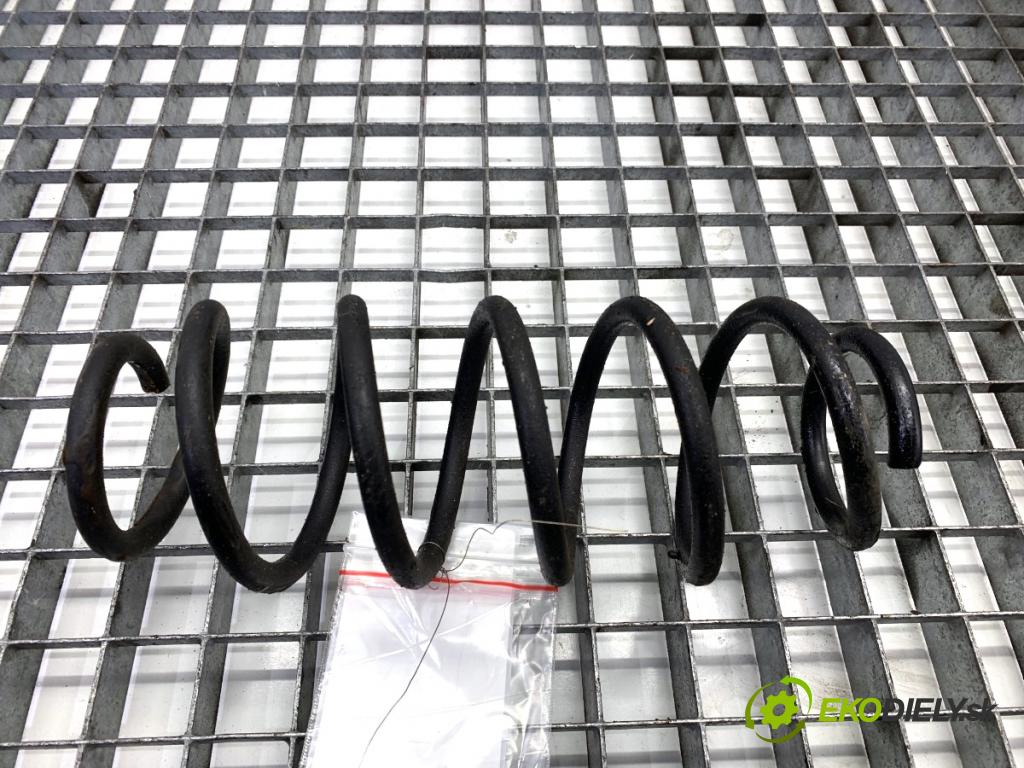 SUZUKI SWIFT VI liftback 2024 61 kW 1.2 VVT Hybrid (ZCEDS, AOL312) 1197 Pružina zad  (Kľučka dverí ostatné)