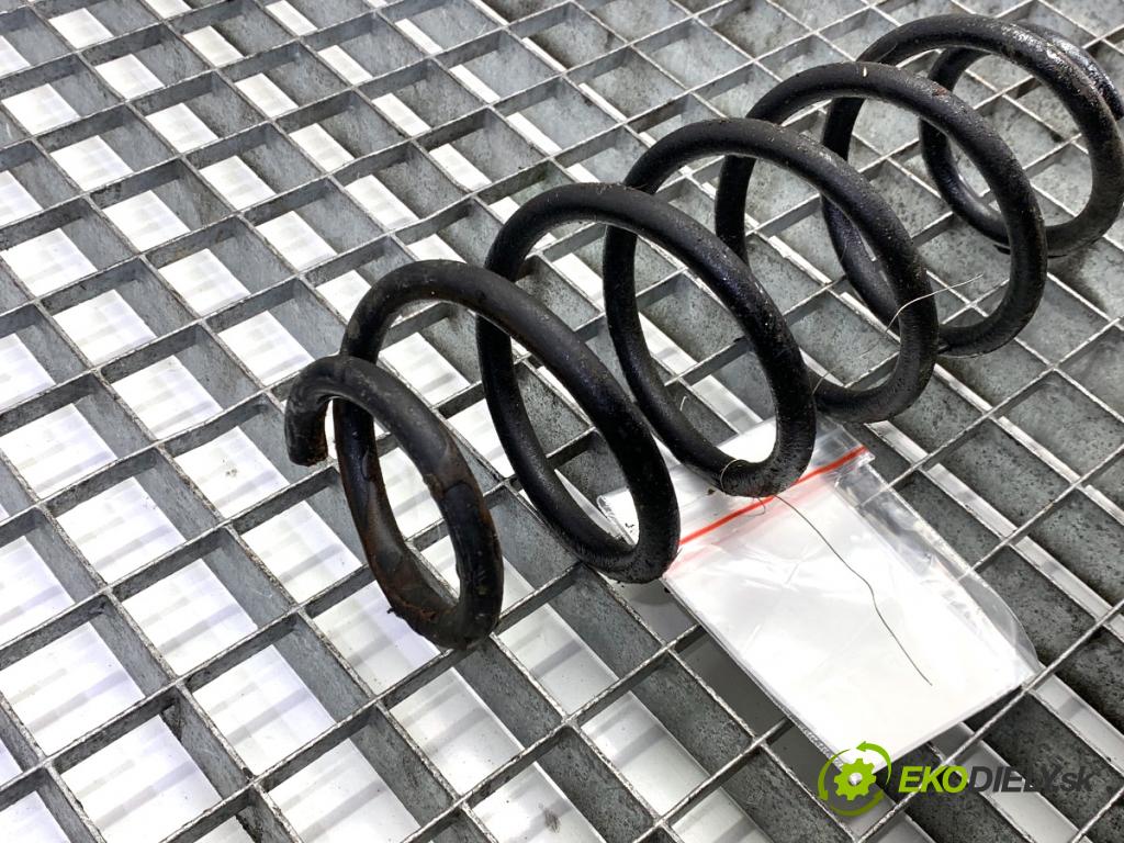 SUZUKI SWIFT VI liftback 2024 61 kW 1.2 VVT Hybrid (ZCEDS, AOL312) 1197 Pružina zad  (Kľučka dverí ostatné)