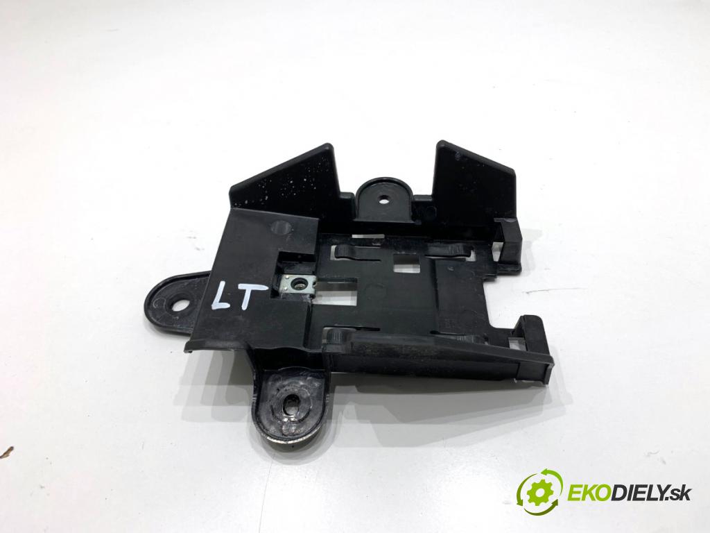 SUZUKI SWIFT VI liftback 2024 61 kW 1.2 VVT Hybrid (ZCEDS, AOL312) 1197 Uchytenie RADAR: DISTRONIC ľave 3F506-70T0